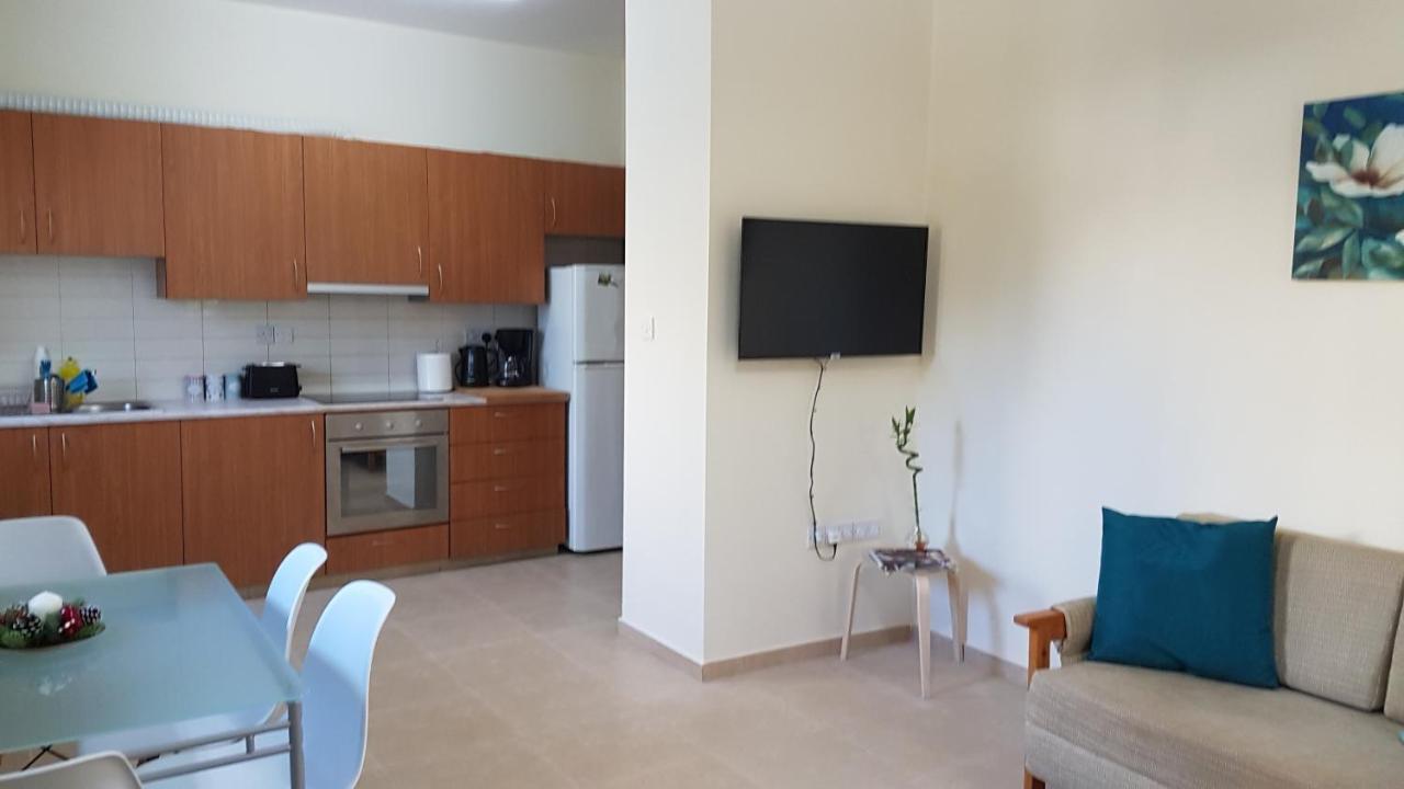 Kerynia Apartments Пафос Экстерьер фото