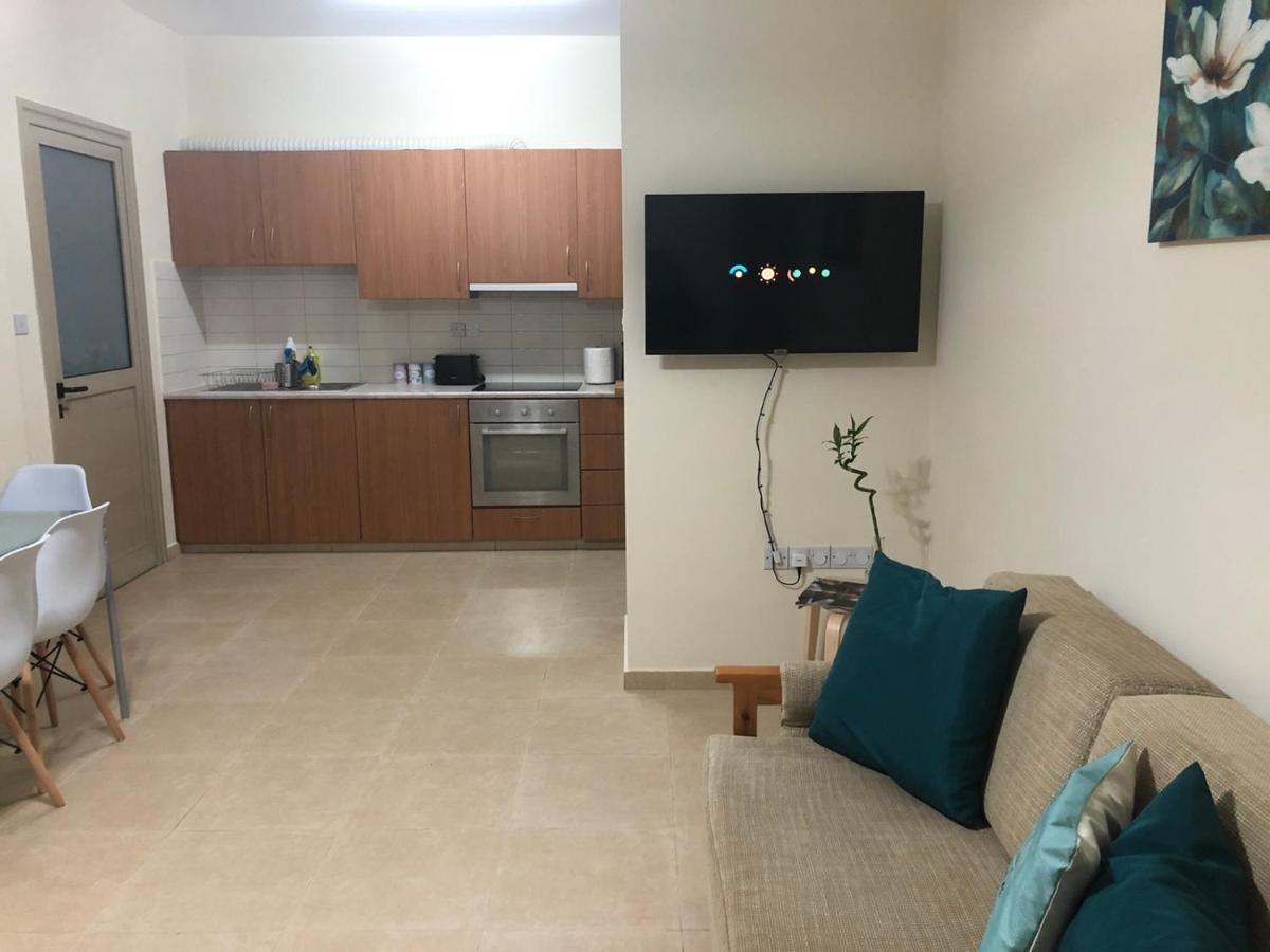 Kerynia Apartments Пафос Экстерьер фото