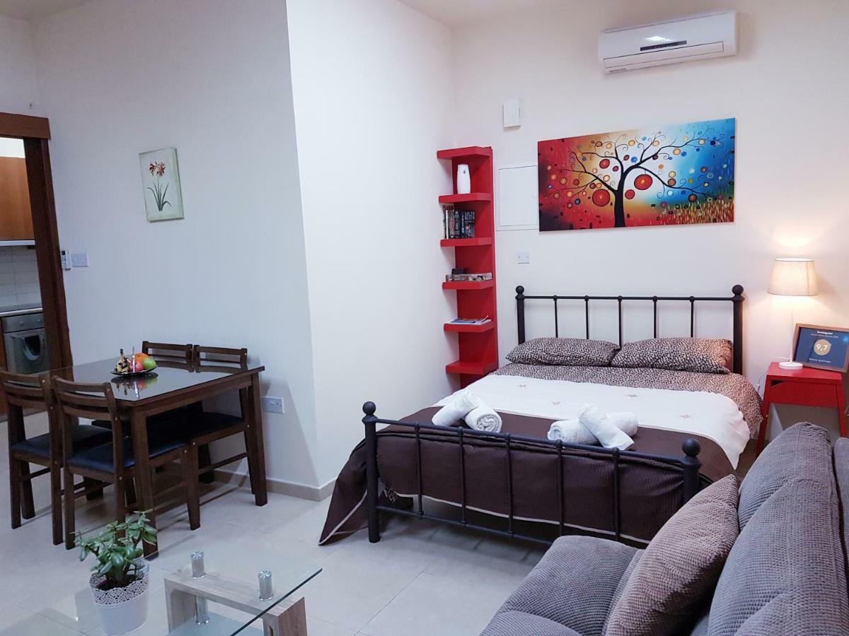 Kerynia Apartments Пафос Экстерьер фото